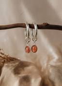 אדמה - עגילי חישוק אבן שמש מכסף 925