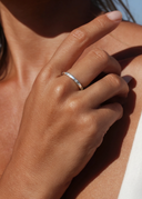 הילה - טבעת חצאי שמשות מכסף 925